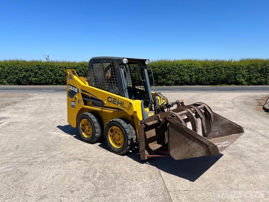 Gehl 3840 滑移装载机