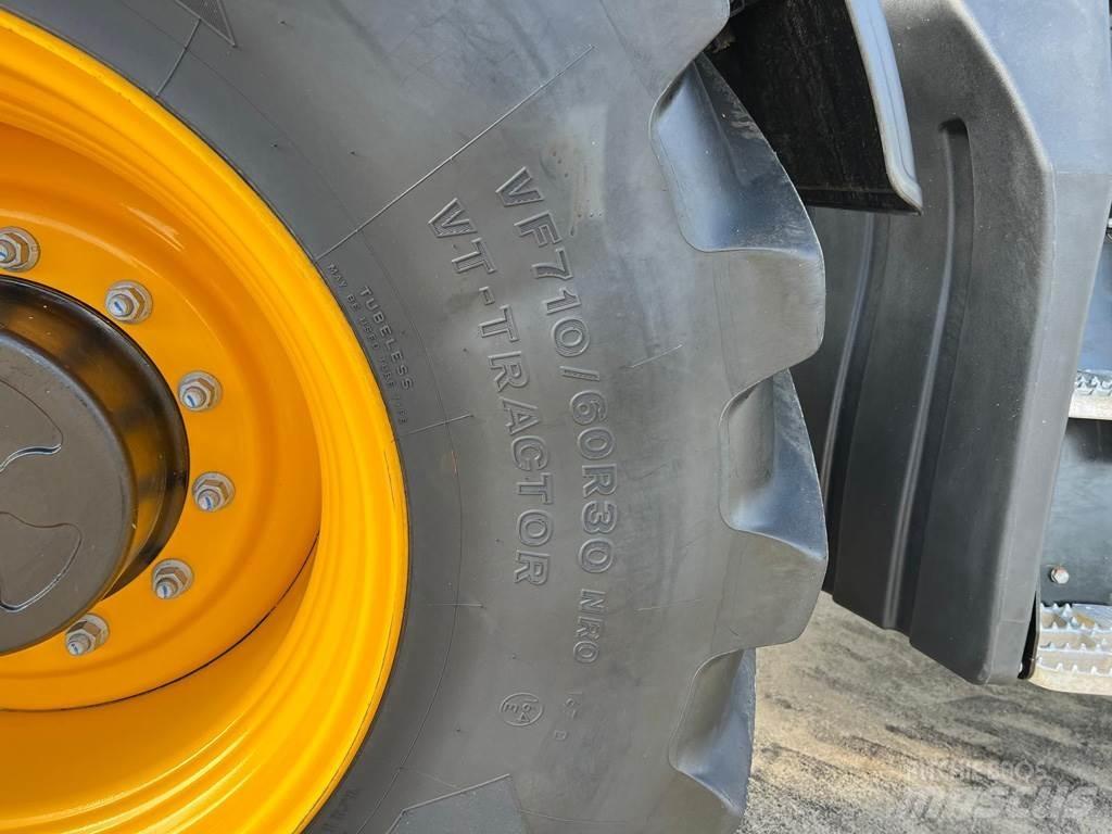 JCB 4220 ICON 拖拉机/农用车