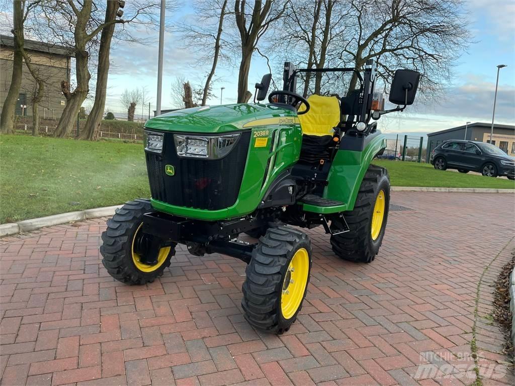 John Deere 2038R 小型拖拉机