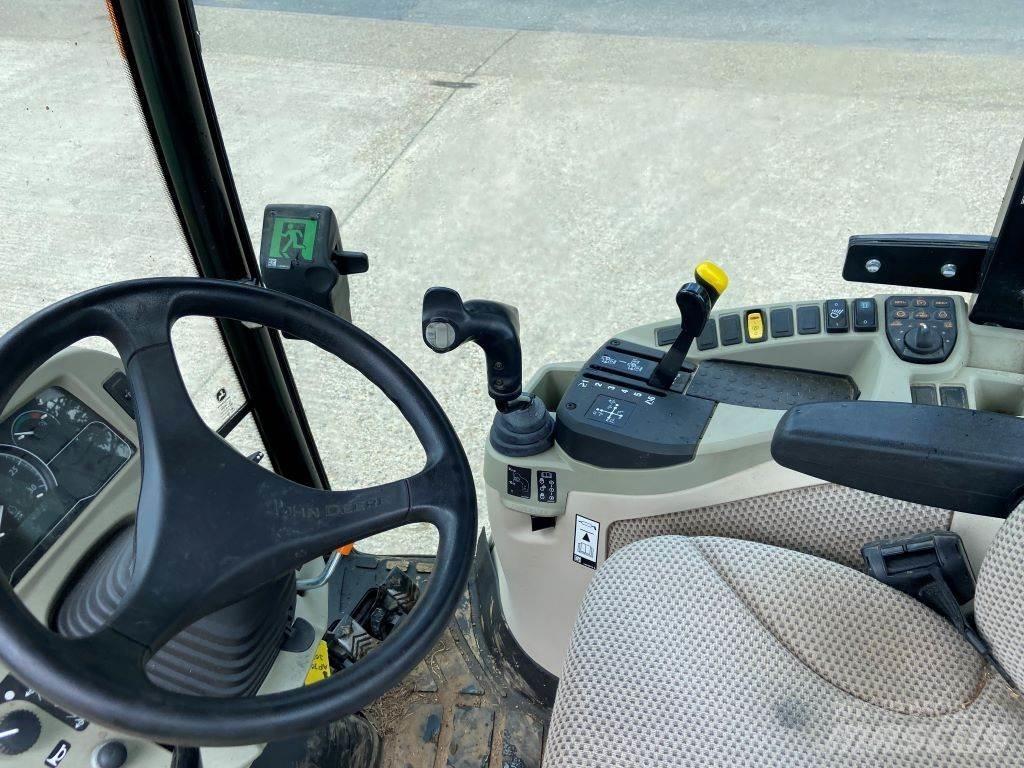 John Deere 3046R 小型拖拉机
