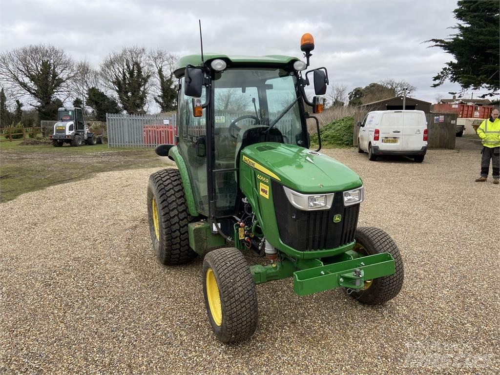 John Deere 4066R 小型拖拉机