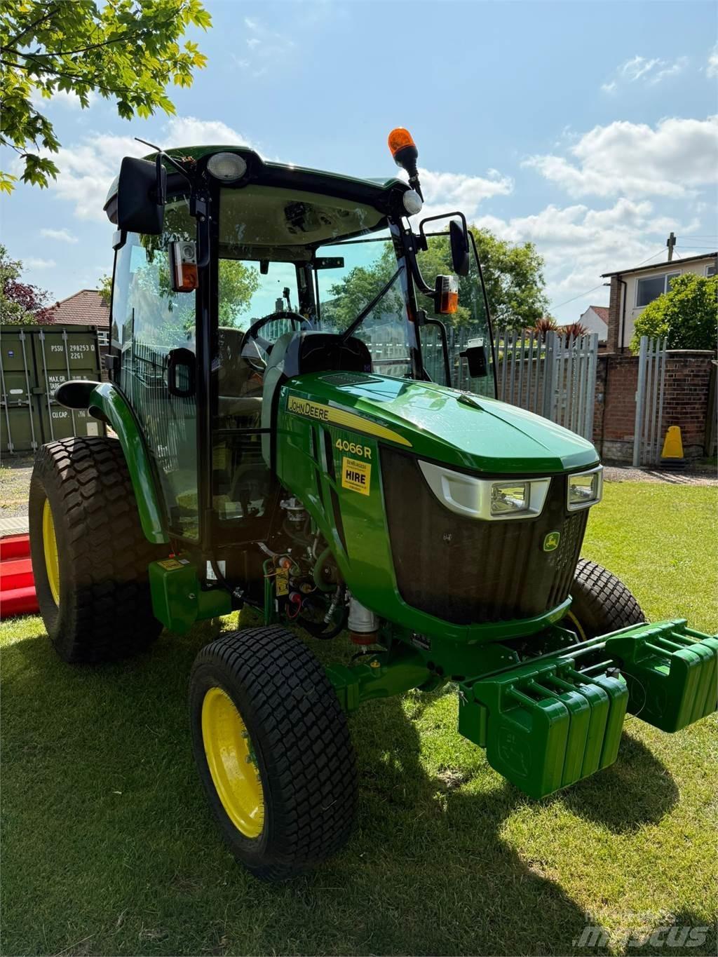 John Deere 4066R 小型拖拉机