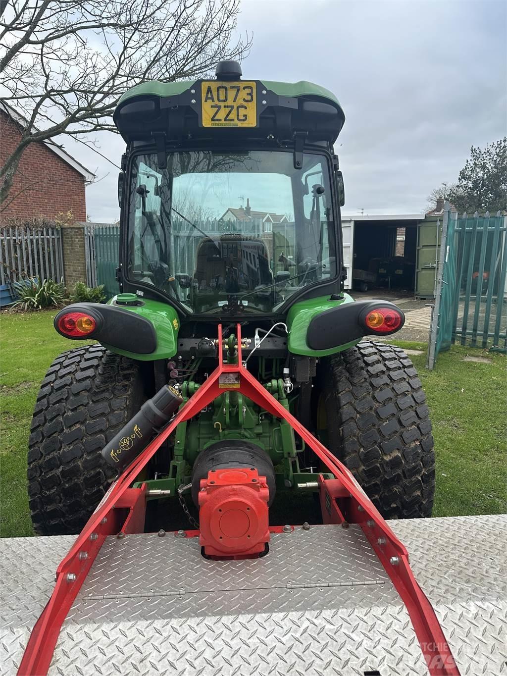 John Deere 4066R 小型拖拉机