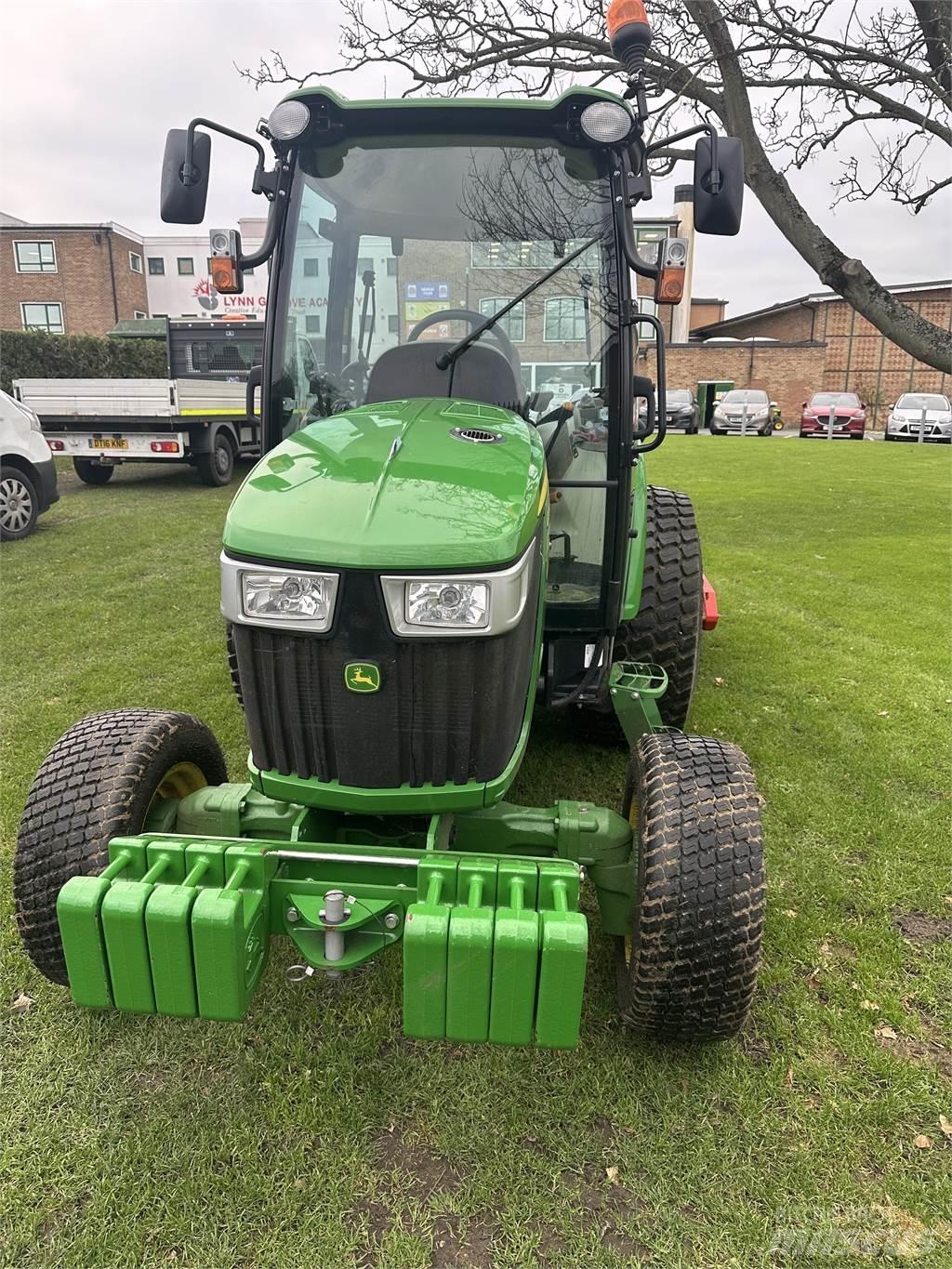 John Deere 4066R 小型拖拉机