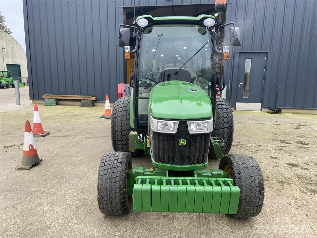 John Deere 4066R 小型拖拉机