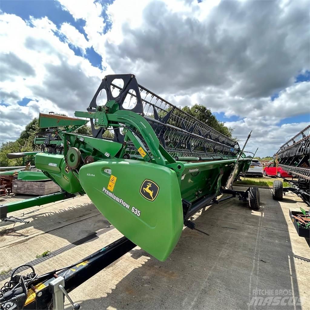 John Deere 635PF 联合收割机