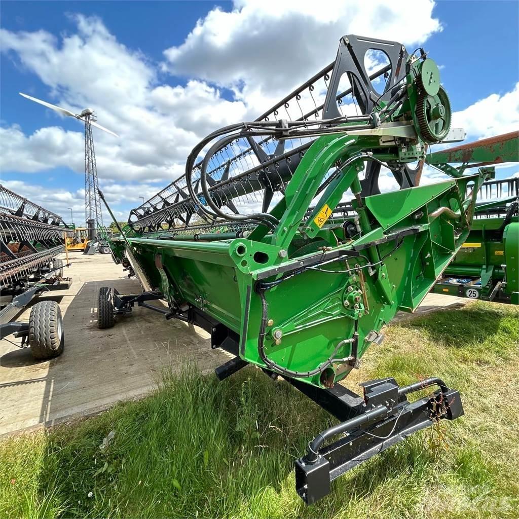 John Deere 635PF 联合收割机