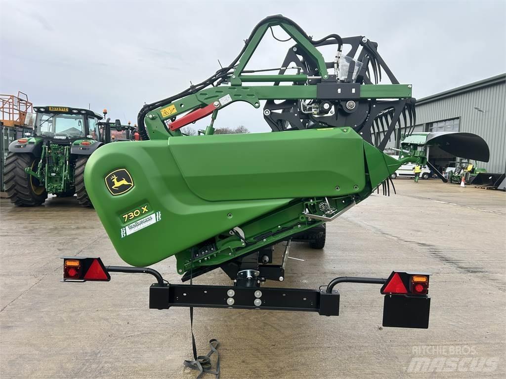 John Deere 730X 联合收割机