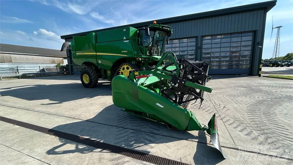 John Deere S780 联合收割机
