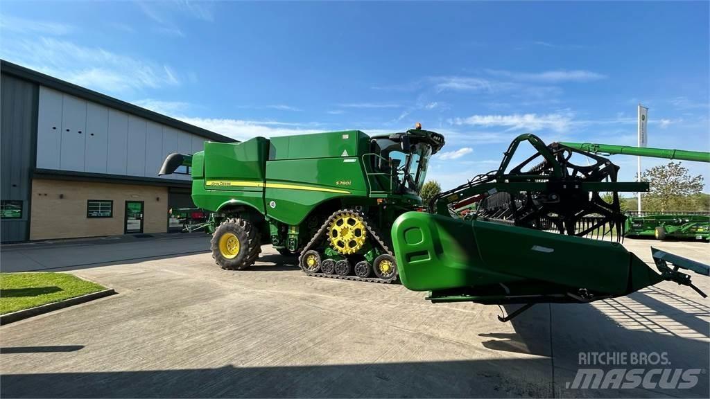 John Deere S780 联合收割机