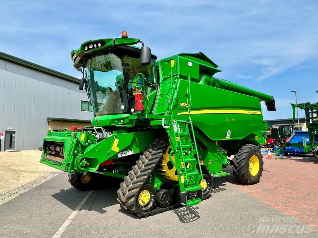 John Deere T670 联合收割机