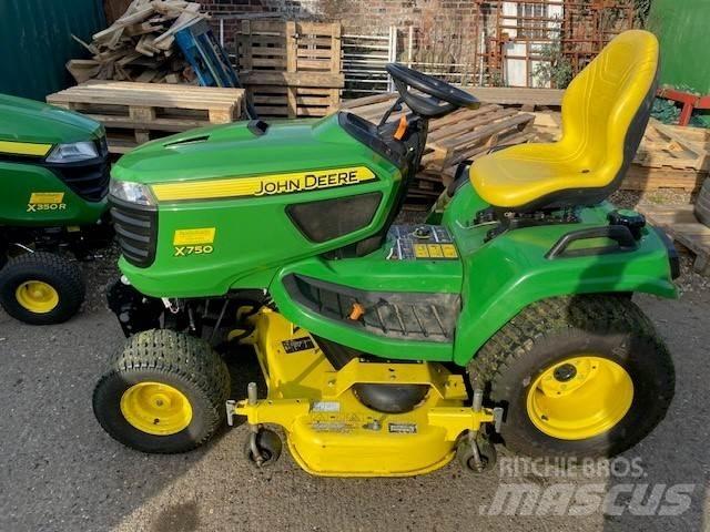 John Deere X750 拖拉机/农用车