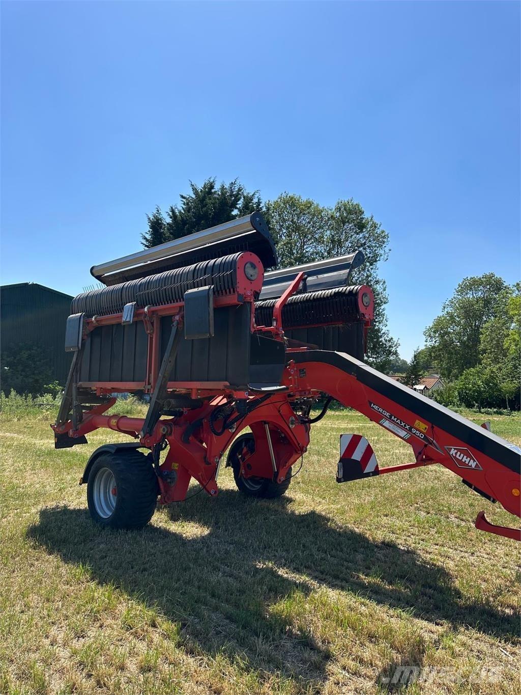 Kuhn MERGEMAXX950 牧场割草机和切顶器