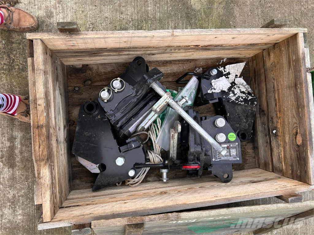 McConnel BRACKETS 电动叉车