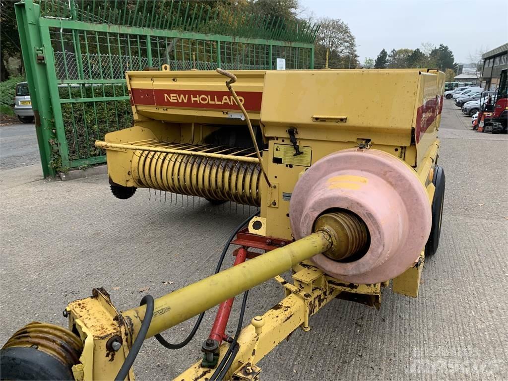 New Holland 945 圆捆打捆机