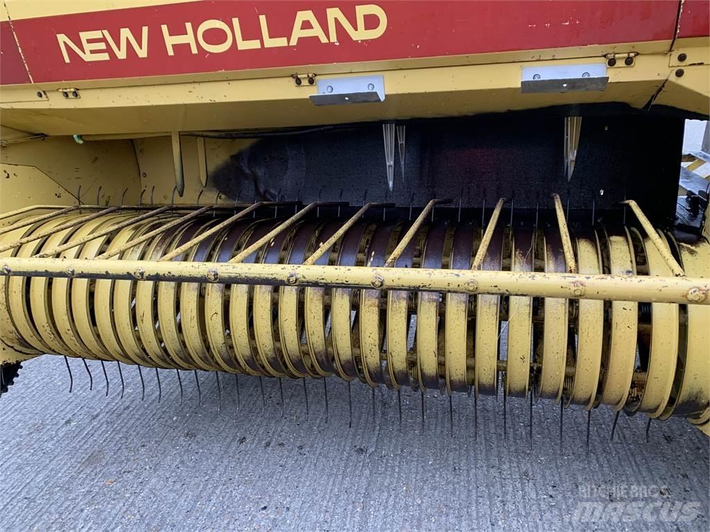 New Holland 945 圆捆打捆机