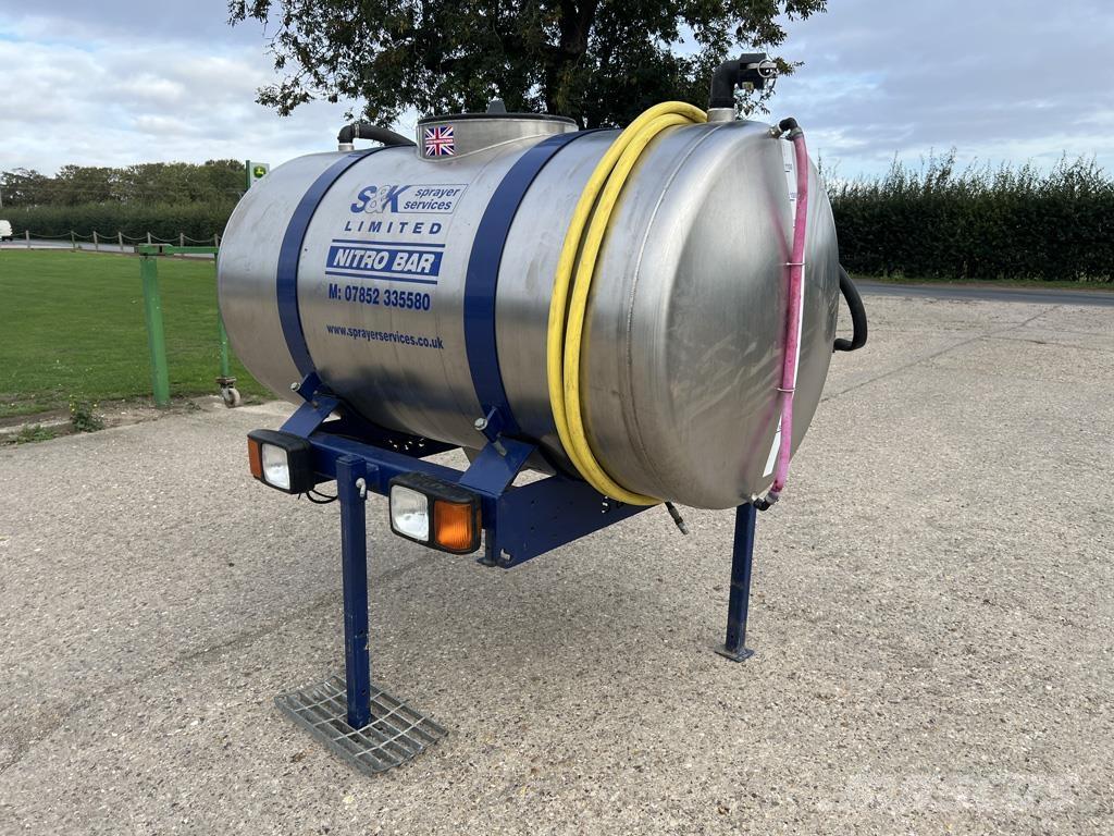  NITRO BAR 矿物肥料撒播机