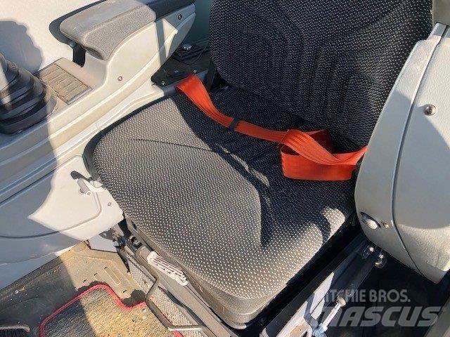 Yanmar SV120 中型挖掘机