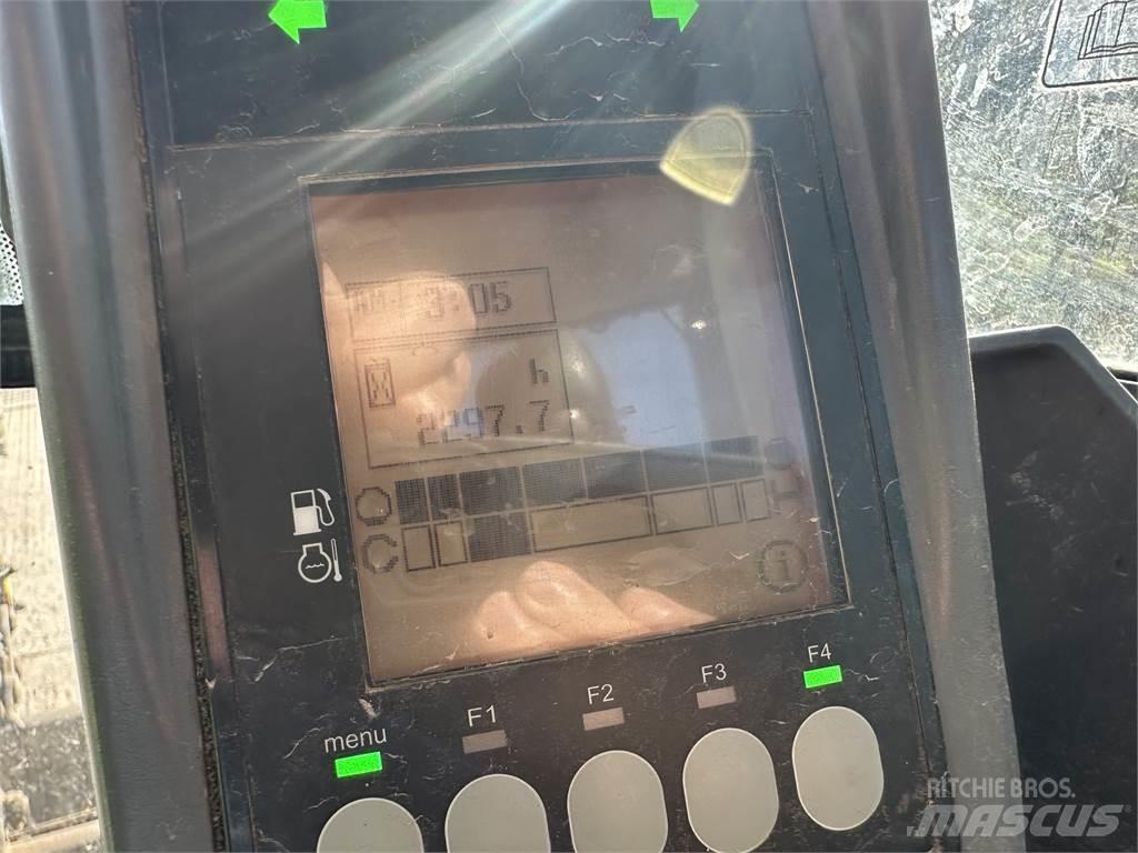 Yanmar SV18 中型挖掘机