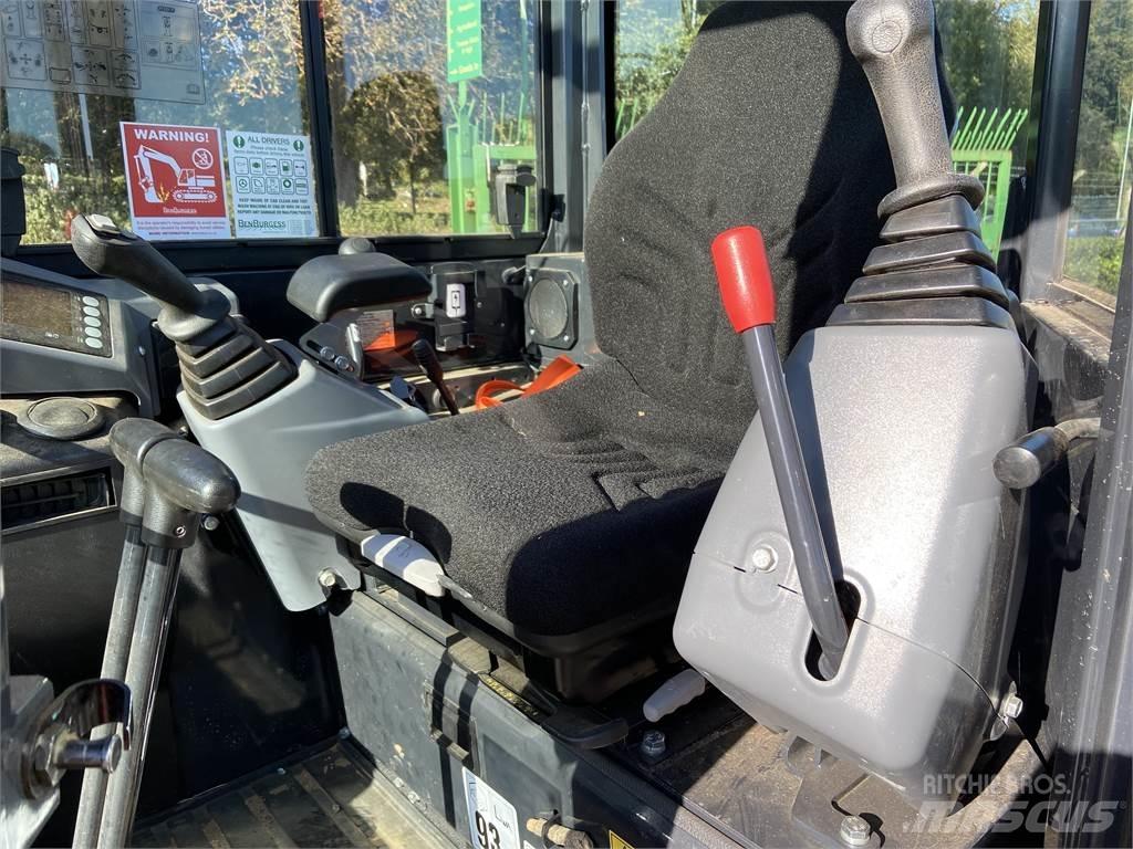 Yanmar VIO26-6 中型挖掘机