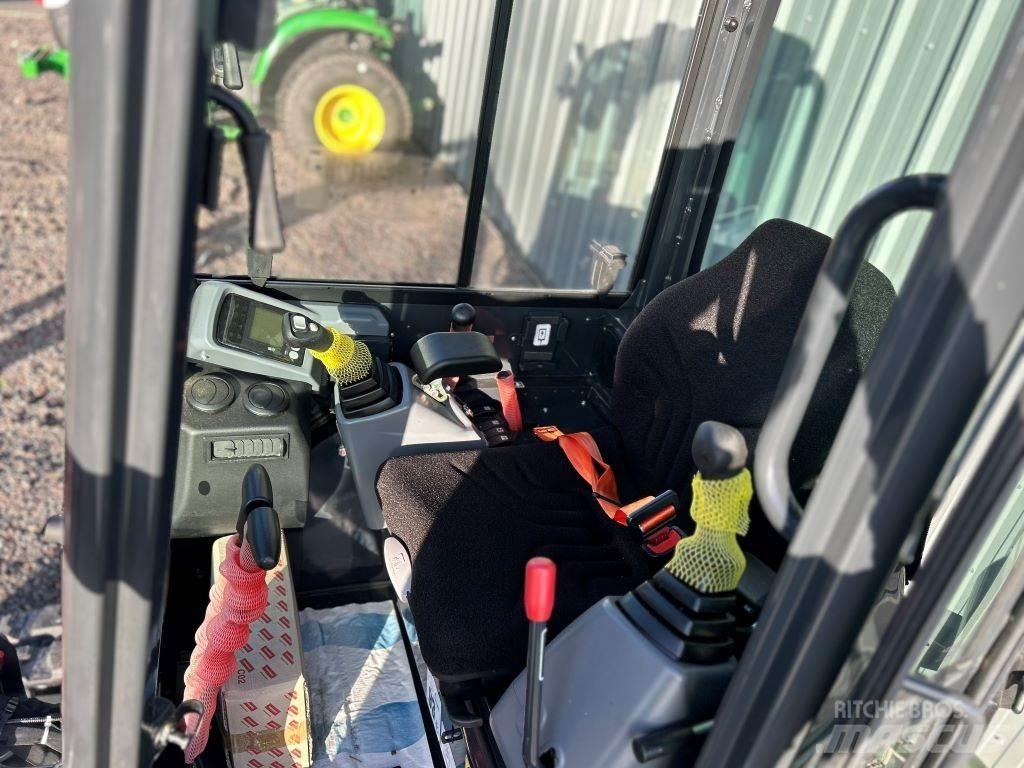 Yanmar VIO26-6 中型挖掘机