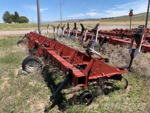 Case IH 1820 弹簧中耕机