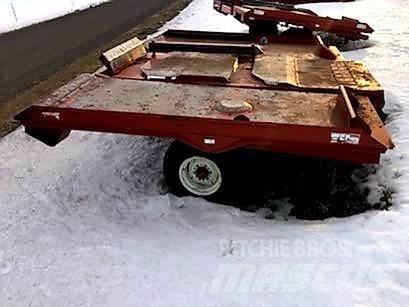 Hesston  货物钳车