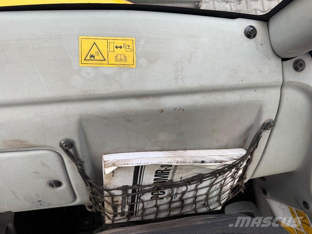 Komatsu PC 80 MR-3 中型挖掘机