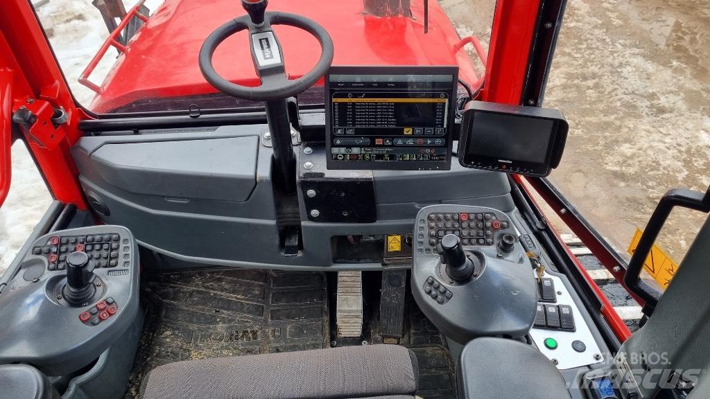 Komatsu 895 集运机