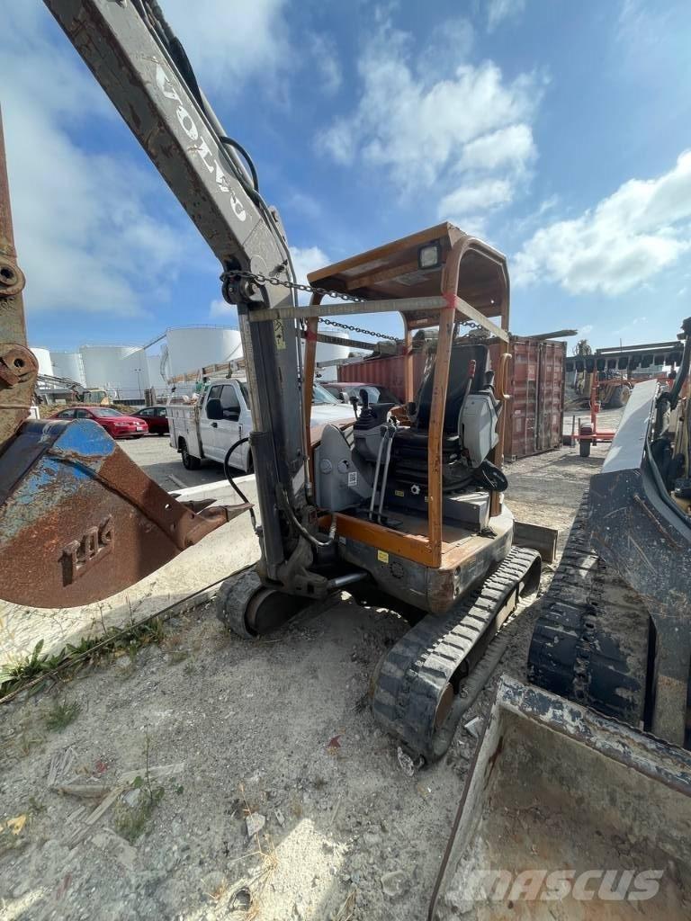 Volvo ECR 38 小型挖掘机