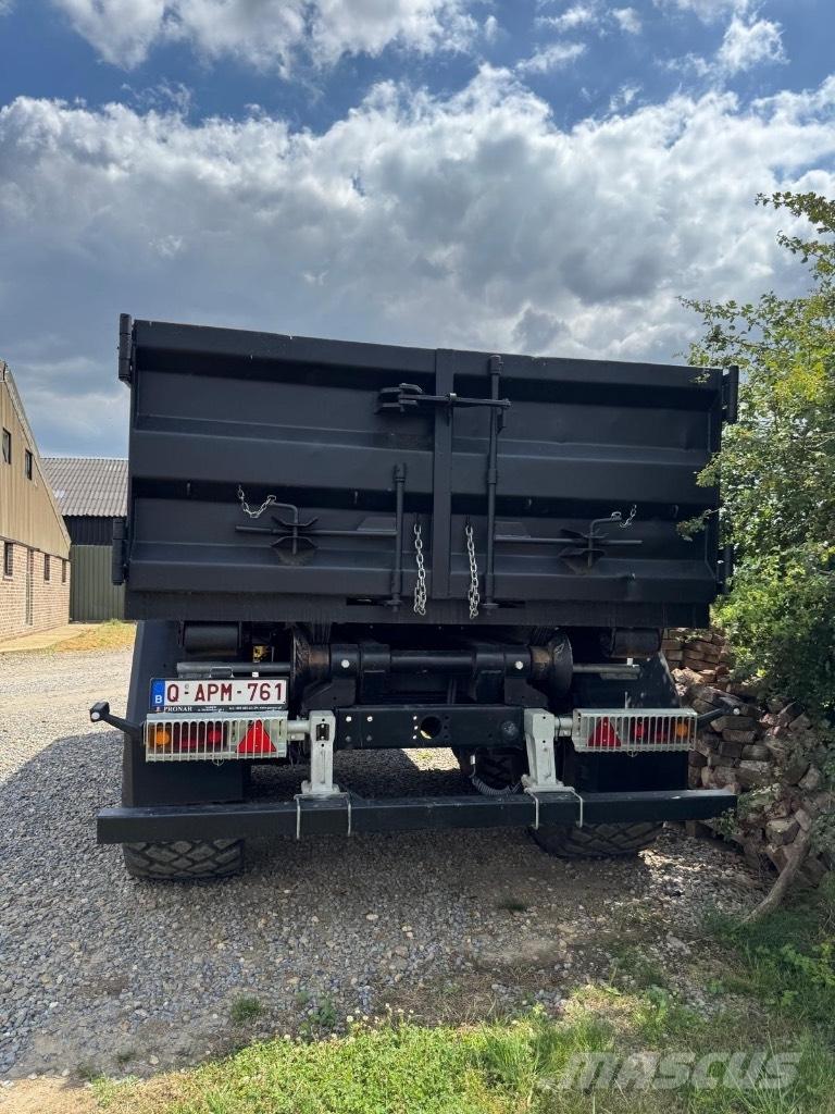 Pronar T 286 箱式拖车