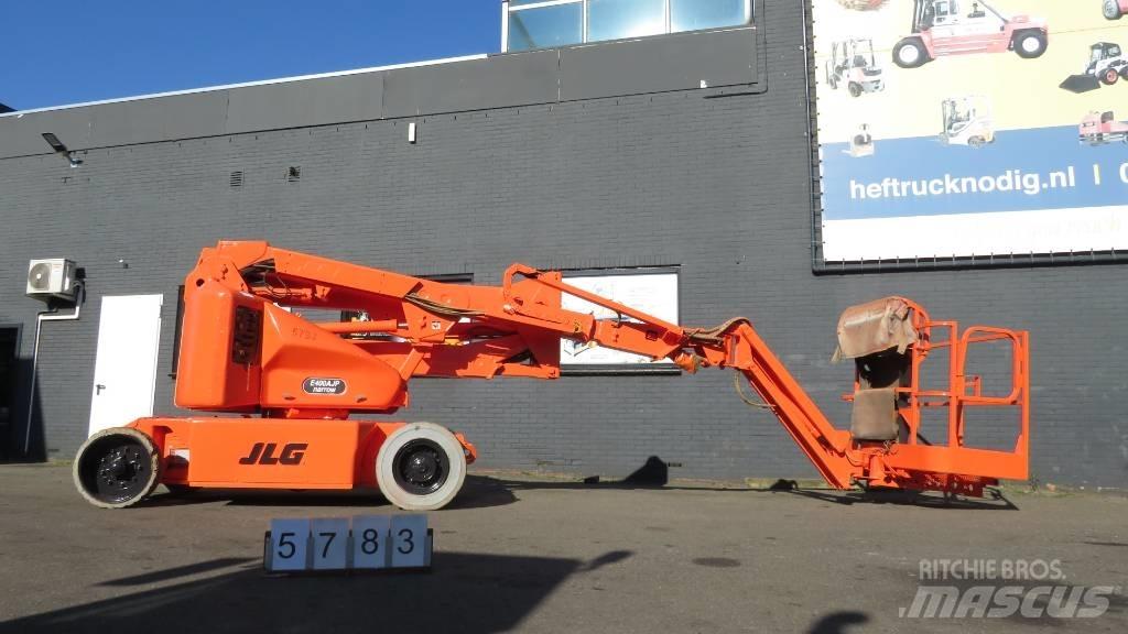 JLG E400AJPN 曲臂高空工作平台