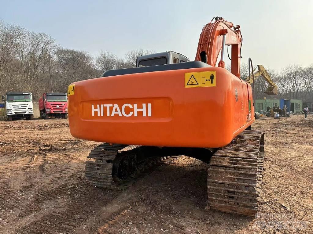 Hitachi EX 200 履带挖掘机