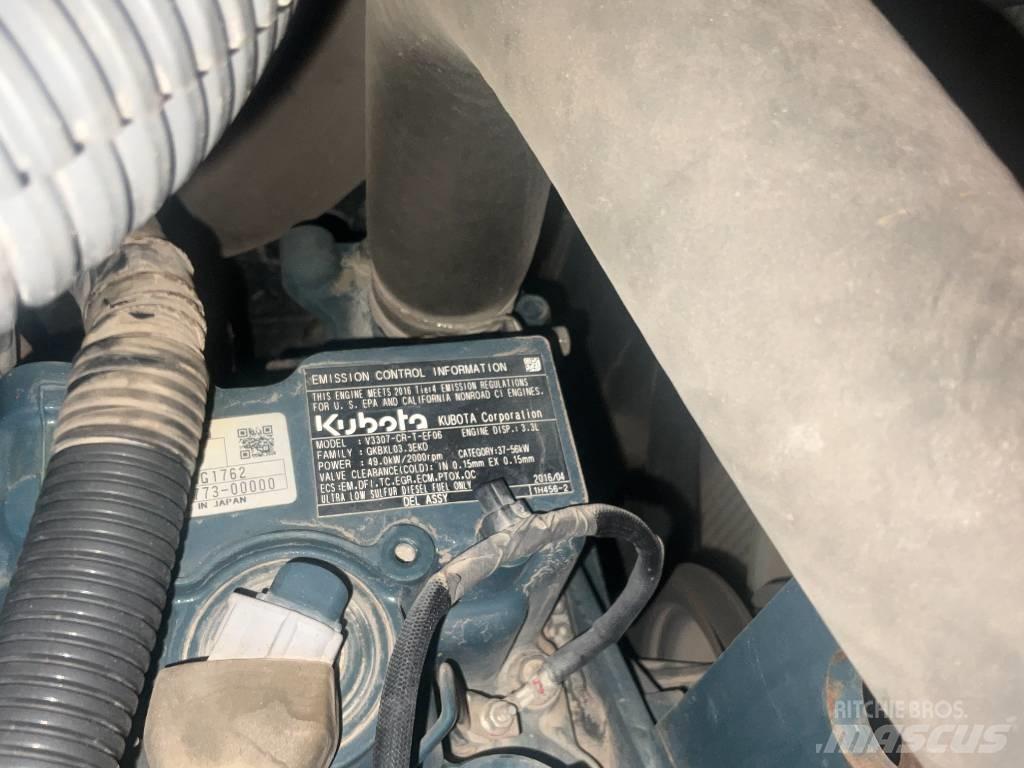 Kubota KX 080-4 中型挖掘机