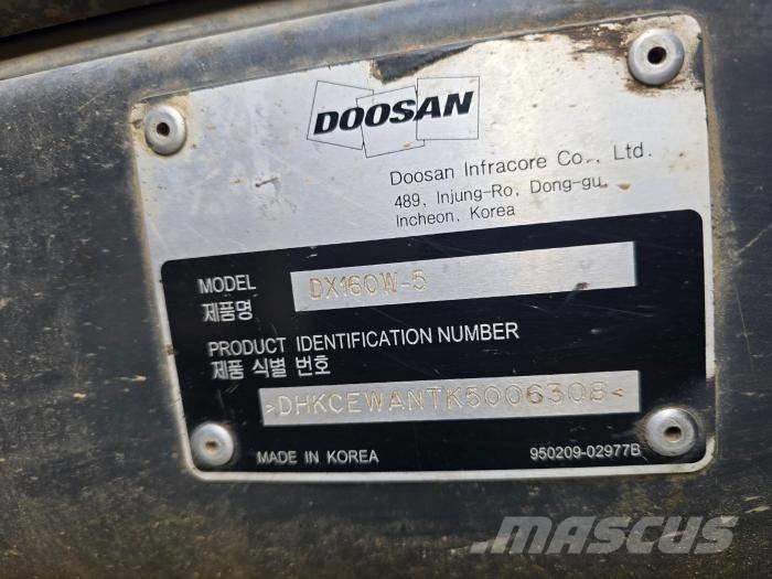 Doosan DX 140 W-5 轮式挖掘机