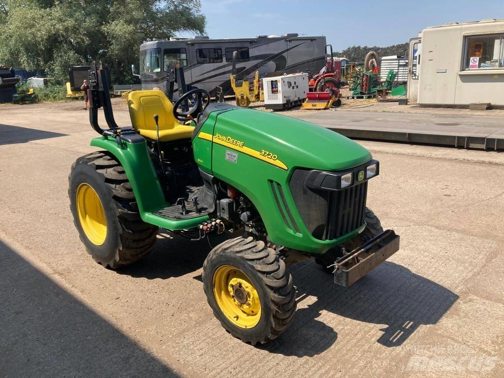 John Deere 3720 拖拉机/农用车