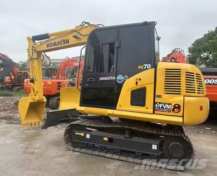 Komatsu PC70-8 中型挖掘机