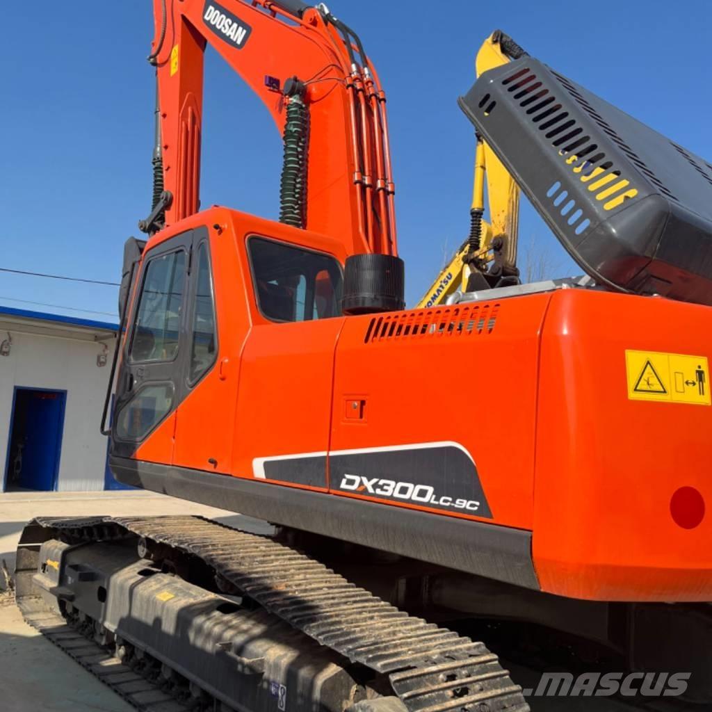 Doosan DX 300 履带挖掘机