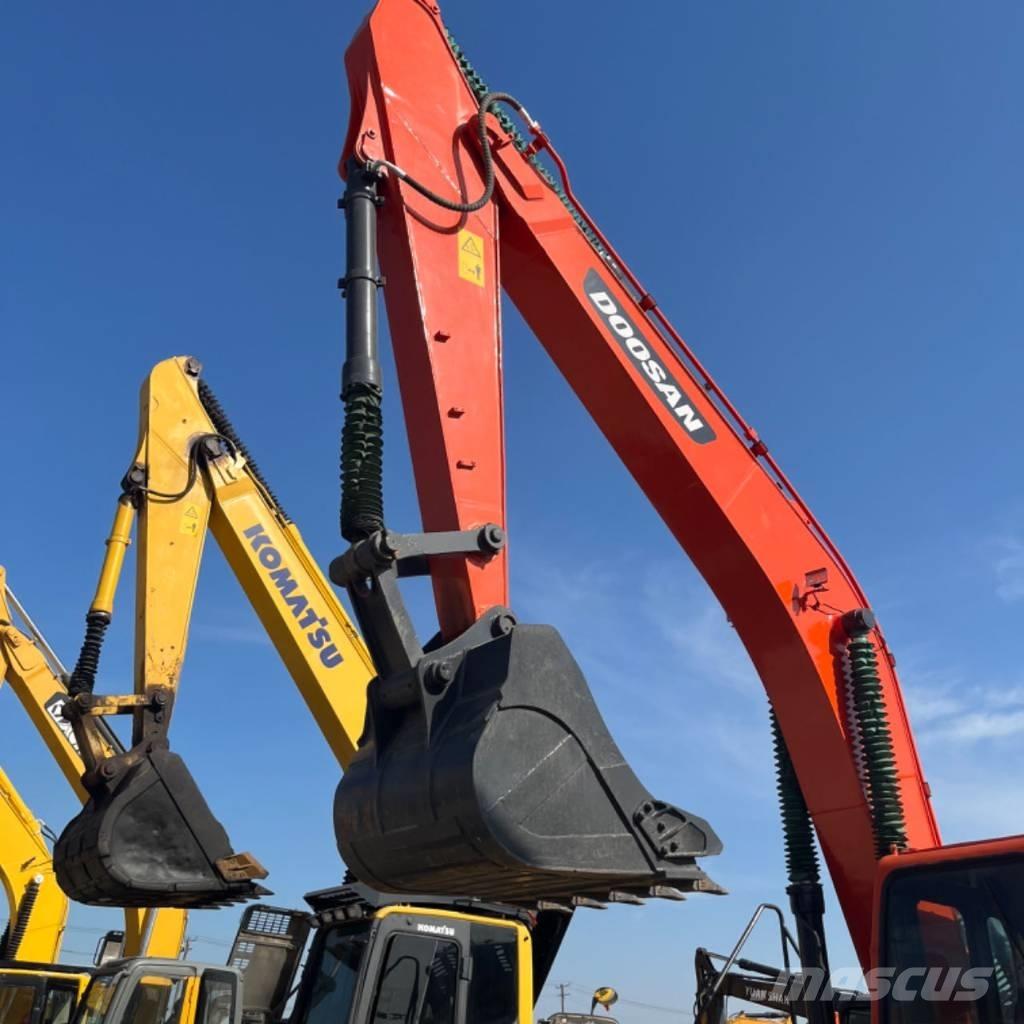 Doosan DX 300 履带挖掘机