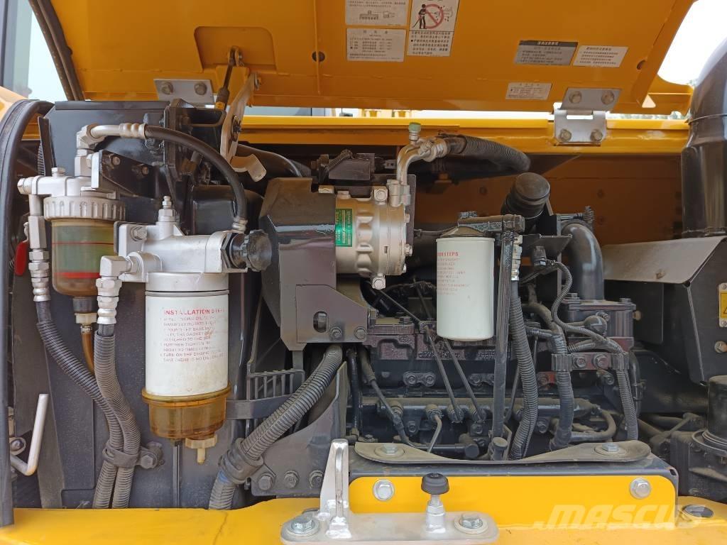 Komatsu PC 70 中型挖掘机