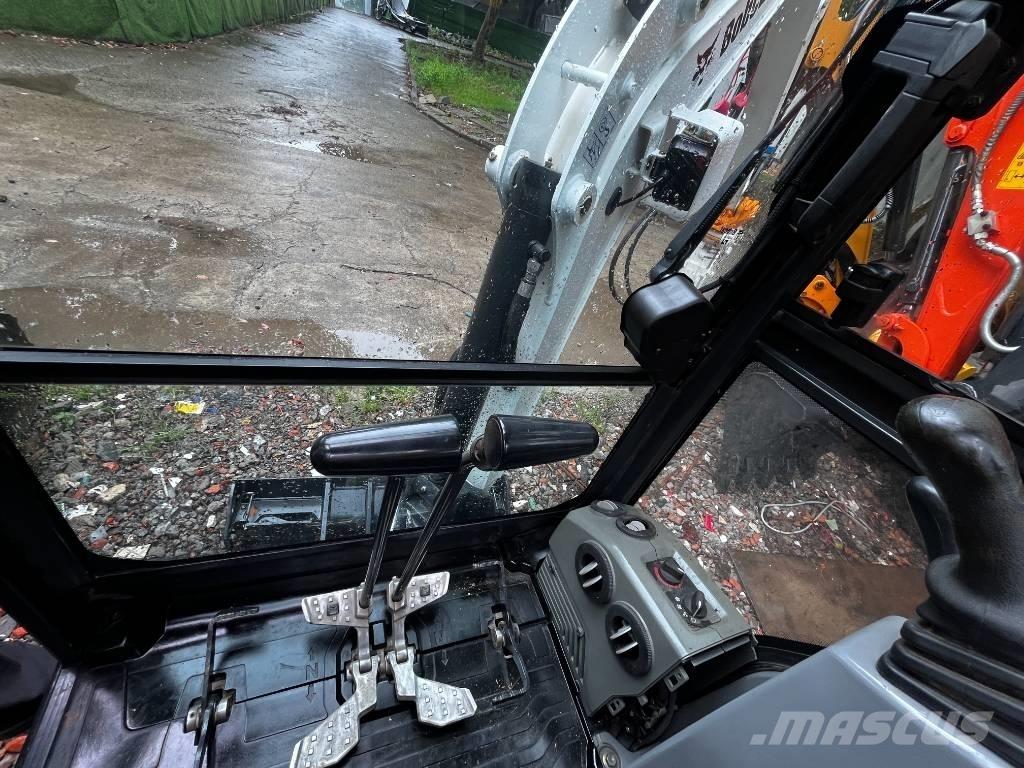 Bobcat E 20z 小型挖掘机