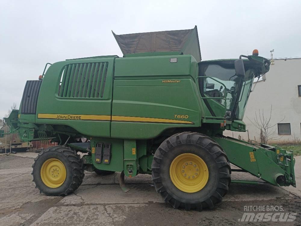 John Deere T 660 联合收割机