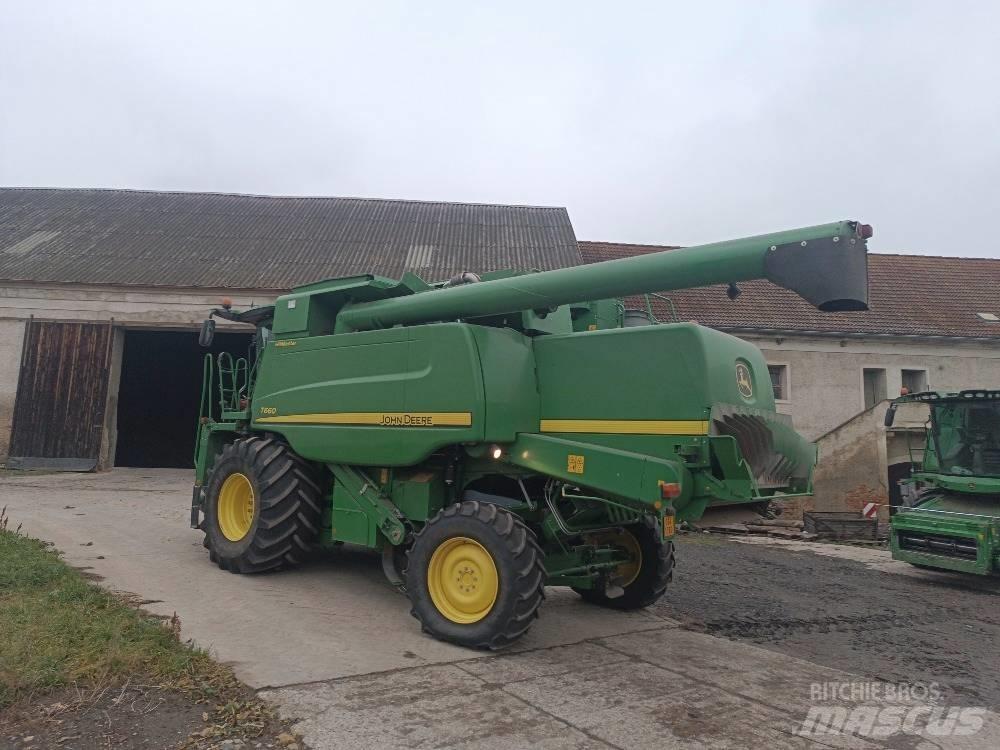 John Deere T 660 联合收割机