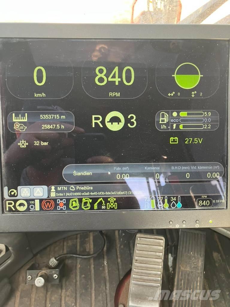 Komatsu 911.4 收割机