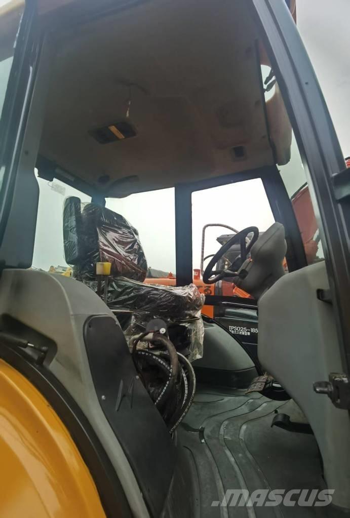 JCB 4 CX 反铲装载机