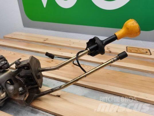 JCB 537-125 joystick 驾驶室与内部