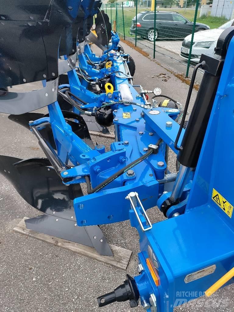 New Holland PHH4 双向犁