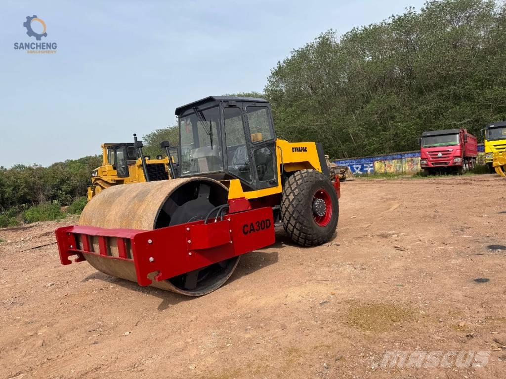 Dynapac CA 30 D 单轮压路机