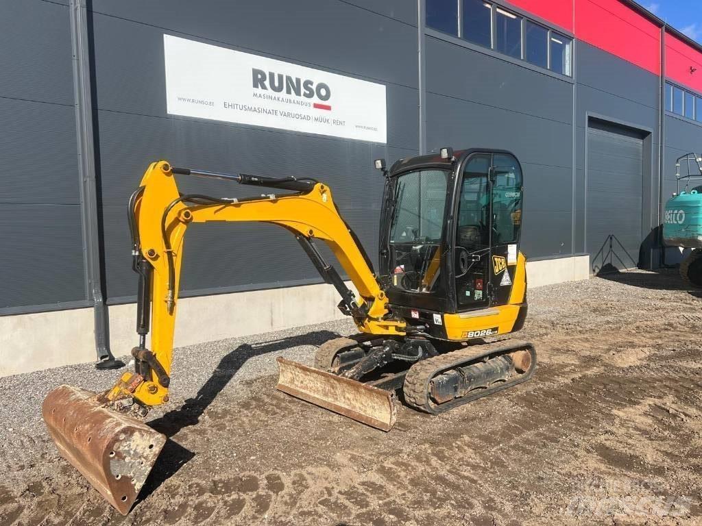 JCB 8026 CTS 小型挖掘机