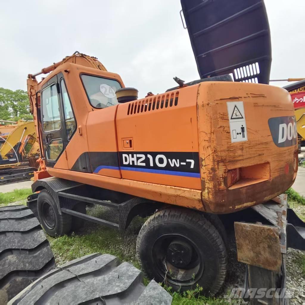 Doosan DH 210 W-7 轮式挖掘机